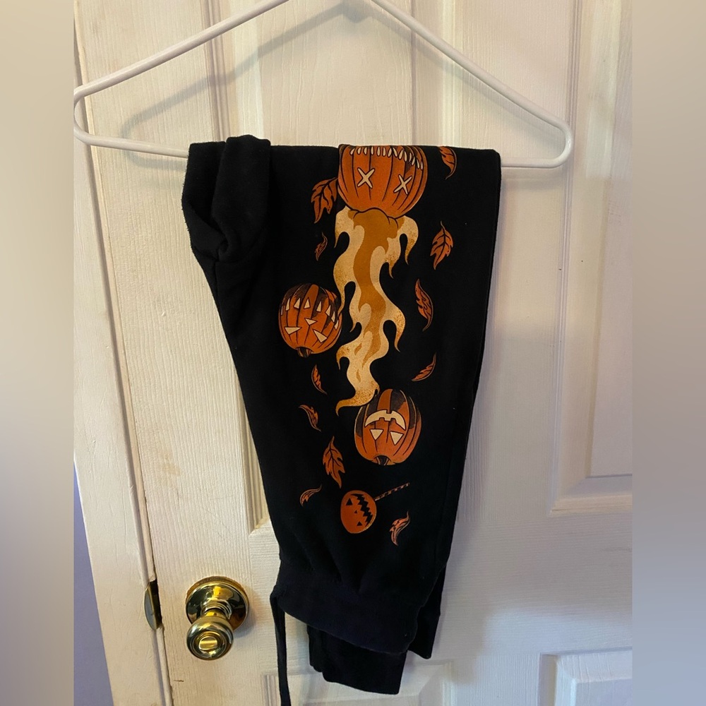 🔮 5 for $20 🔮 Vixen trick or treat sweatpants